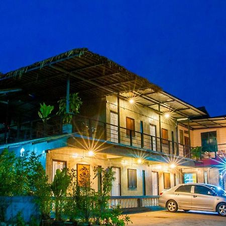 Baantung Homestay Mukdahan Exterior photo
